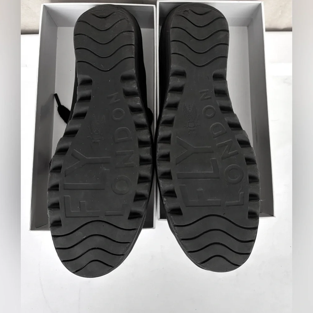London Fly Wedge Lace Up Platform Black Leather Camo Lining Size 41 = 10 - 10.5